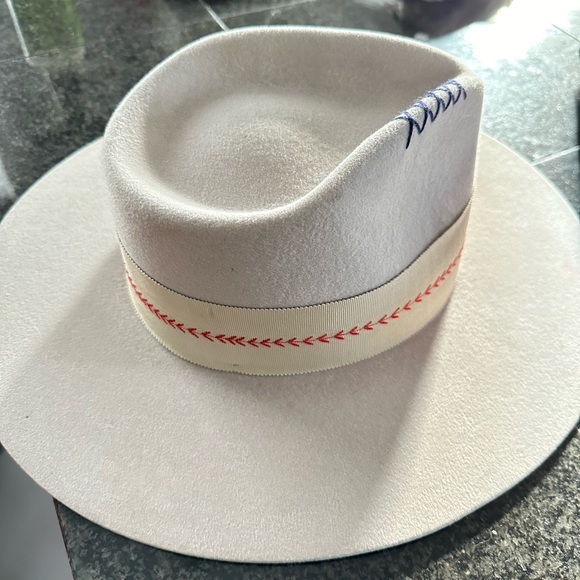 Stetson White Hat with Blue and Red Stitching - Picture 3 of 7